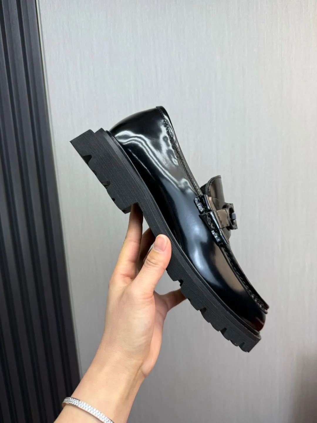 Men's shoes 💰880💰 Ferragamo. [Ferragamo] men's thick-soled loafers, the latest hot style, 1:1 original purchase quality, top quality, imported open-edge beaded cowhide leather on the upper, hand-made three-dimensional stitching highlights the round toe design, the inner foot pads are all imported cowhide, with original lightweight foam outsole, matching code 39-44, (38, 45 custom-made, non-refundable)